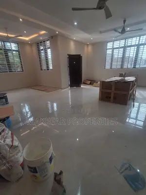 3bdrm Apartment in School Junction for rent