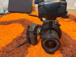 Canon C100 Video Camera With 10-18mm Lens