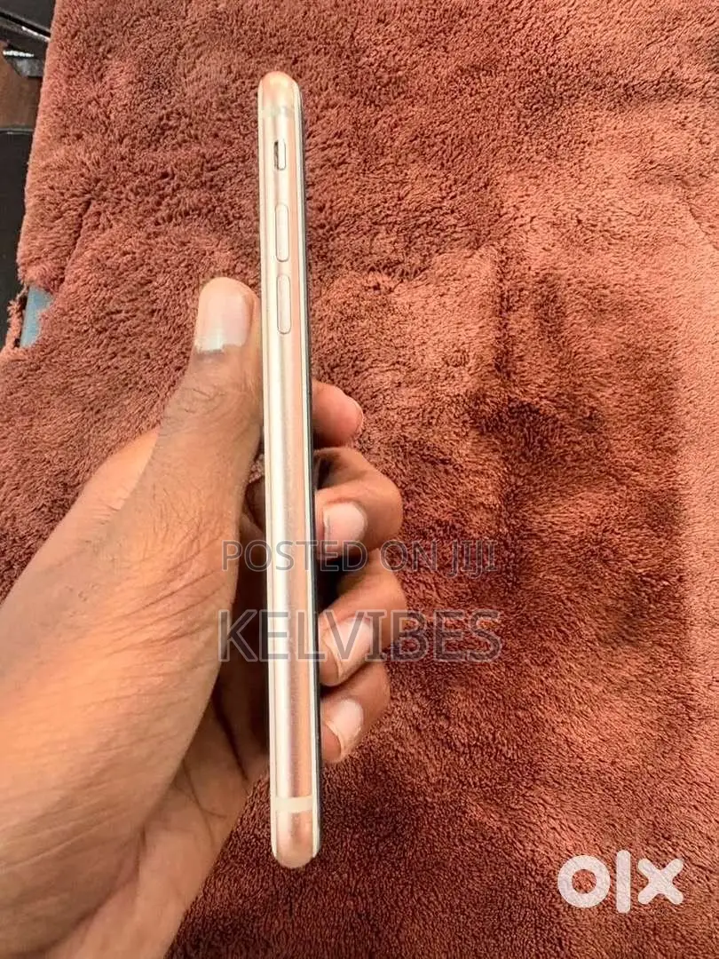 Apple iPhone 8 64 GB White