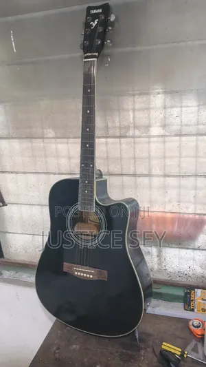 Yamaha Acoustic Guitar