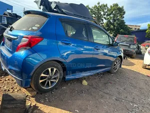 Toyota Vitz 1.3 FWD 5dr 2016 Blue