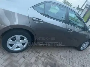 Toyota Corolla LE ECO 4dr Sedan (1.8L 4cyl CVT) 2017 Green