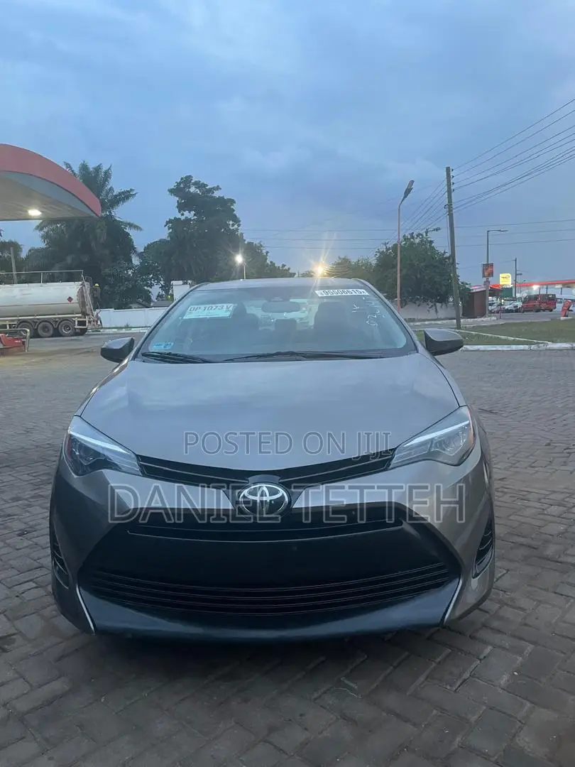 Toyota Corolla LE ECO 4dr Sedan (1.8L 4cyl CVT) 2017 Green