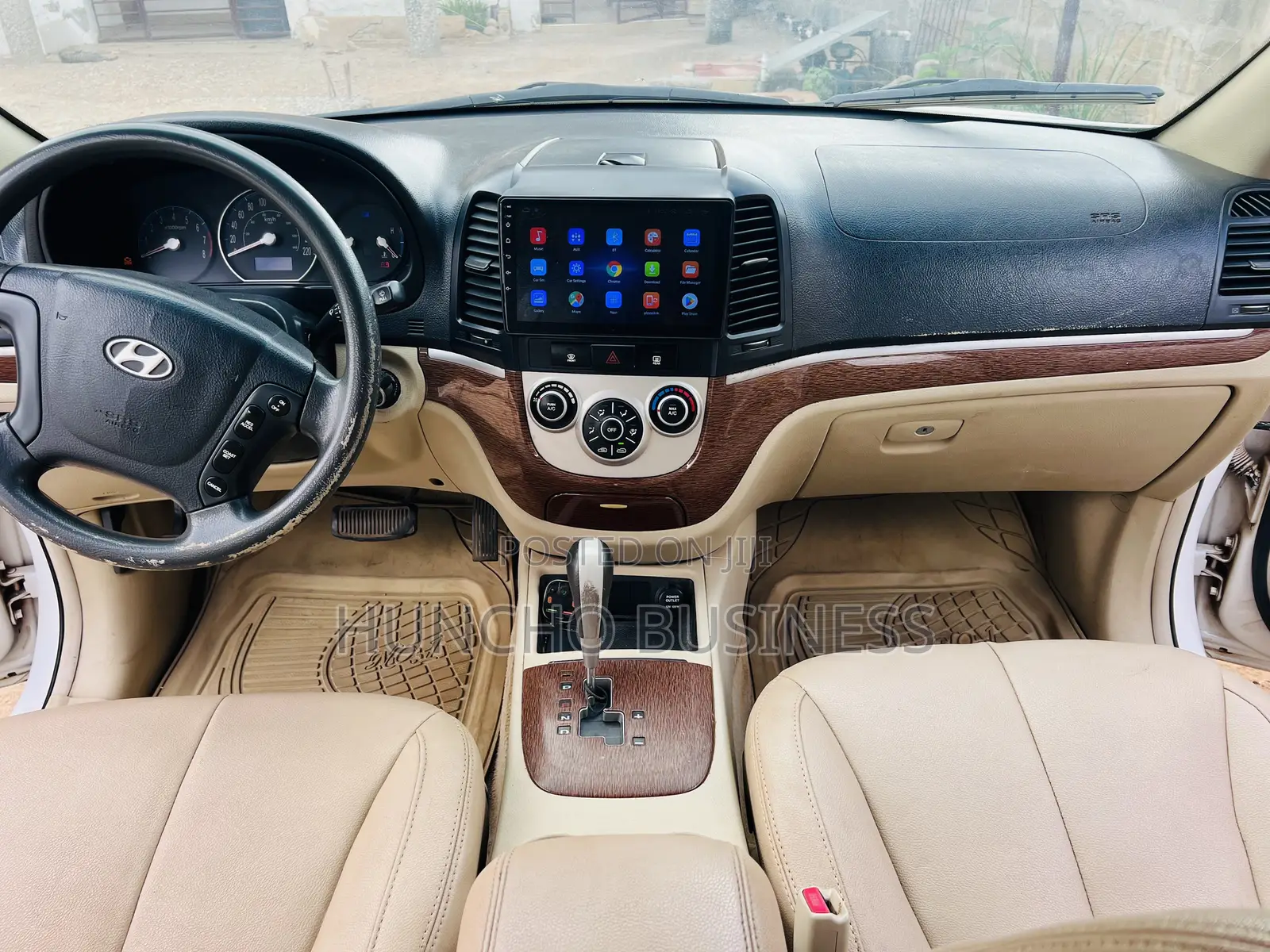 Hyundai Santa Fe 2012 White