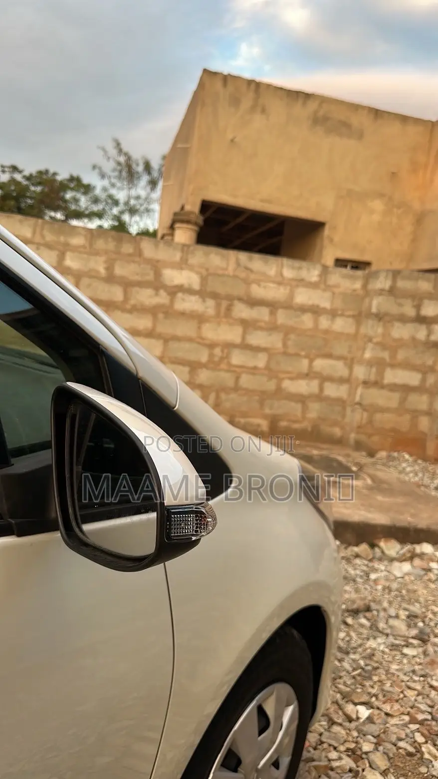 Toyota Vitz 2015 White