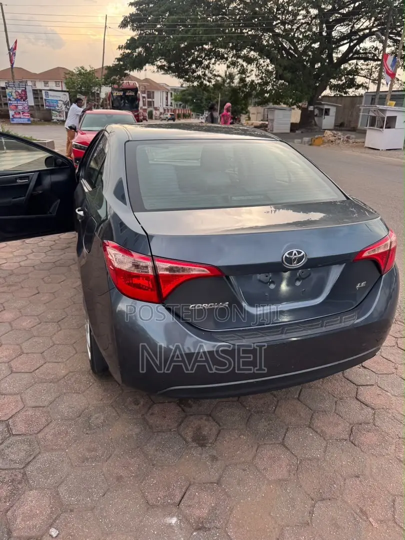 Toyota Corolla LE ECO 4dr Sedan (1.8L 4cyl CVT) 2017 Gray