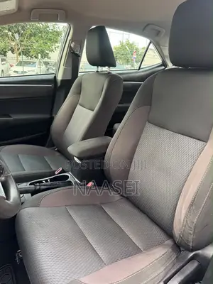 Toyota Corolla LE ECO 4dr Sedan (1.8L 4cyl CVT) 2017 Gray