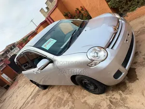 Toyota Sienta 1.5 FWD (6-seater) 2015 Silver