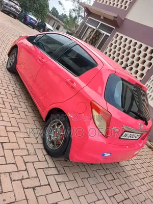 Toyota Vitz 1.3 AWD 3dr 2012 Pink
