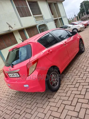 Toyota Vitz 1.3 AWD 3dr 2012 Pink