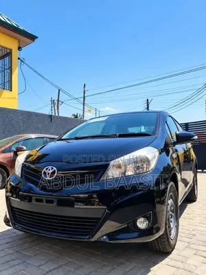 Toyota Vitz 1.3 FWD 5dr 2012 Black