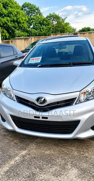 Toyota Vitz 1.3 FWD 5dr 2013 Silver