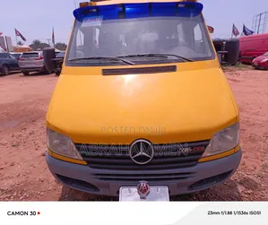 Mercedes-Benz Sprinter 2006 Yellow