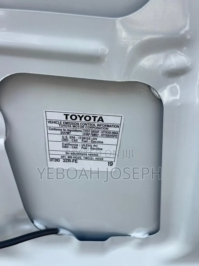 Toyota Corolla SE Special Edition 4dr Sedan (1.8L 4cyl CVT) 2017 White