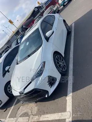 Toyota Corolla SE Special Edition 4dr Sedan (1.8L 4cyl CVT) 2017 White