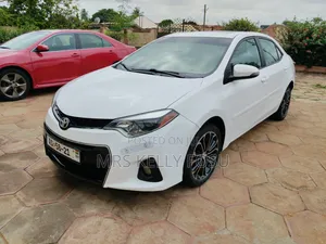 Toyota Corolla 2015 White