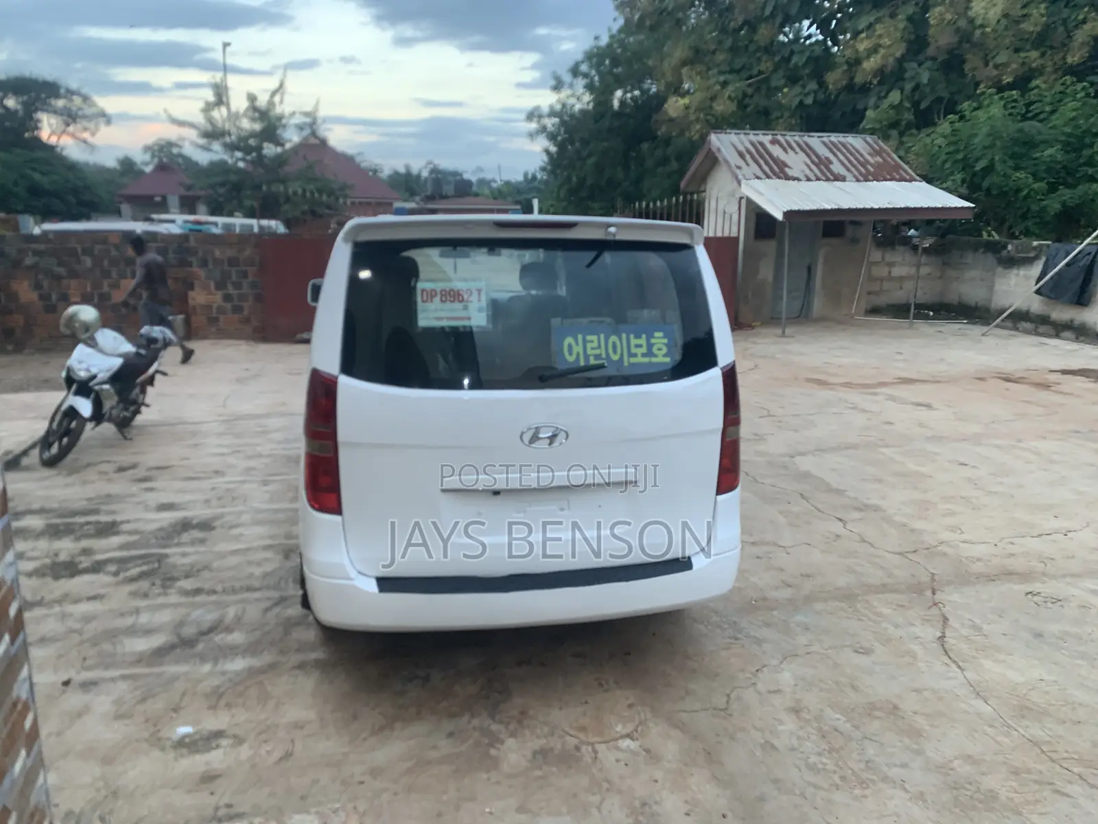 Hyundai Starex 2010 White