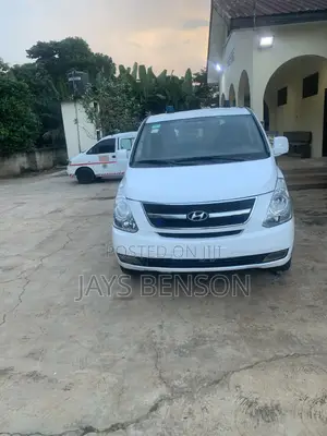 Hyundai Starex 2010 White