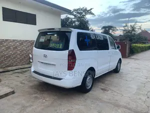 Hyundai Starex 2010 White