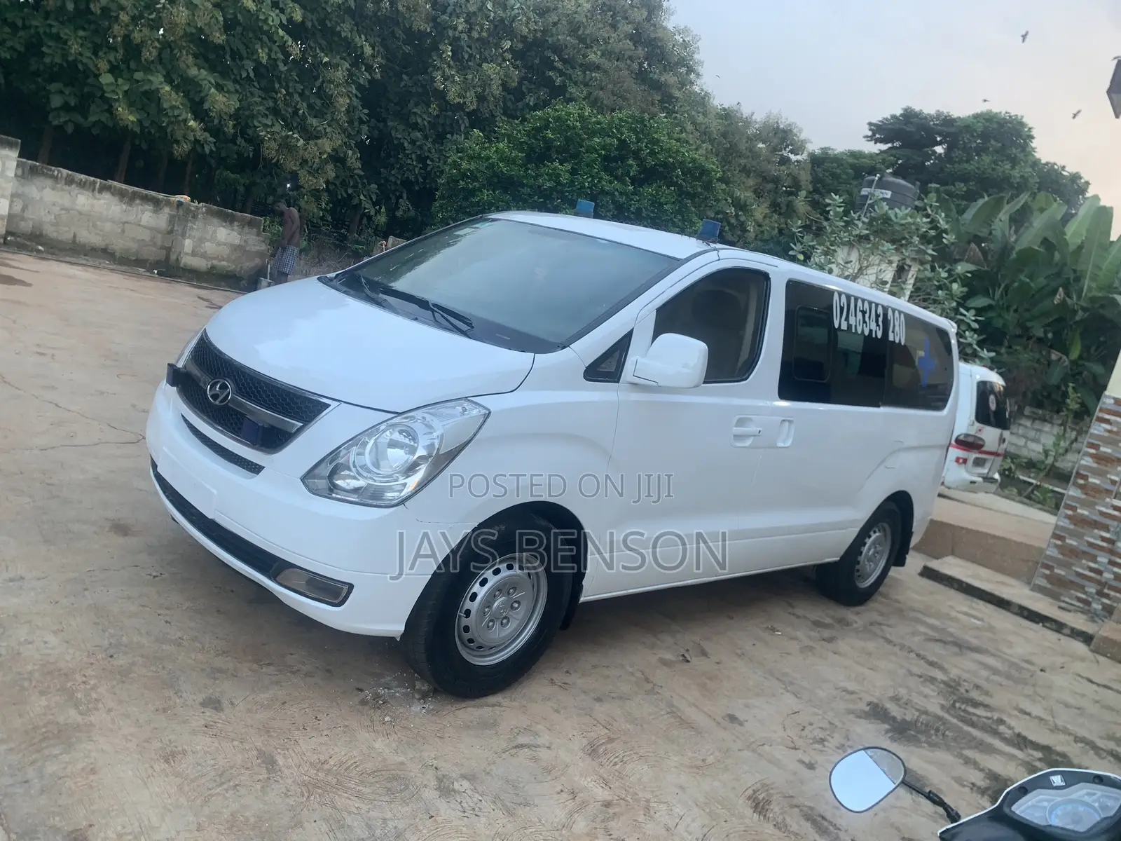Hyundai Starex 2010 White