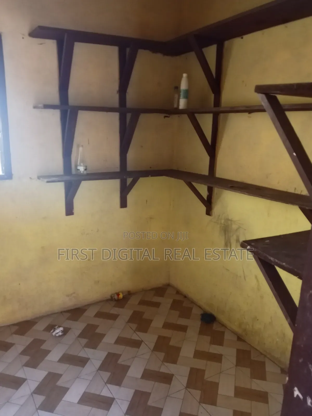 Single and Porch for Rent at Obom Road Abbeam
