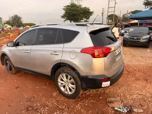 Toyota RAV4 Limited 4dr SUV (2.5L 4cyl 6A) 2015 Silver