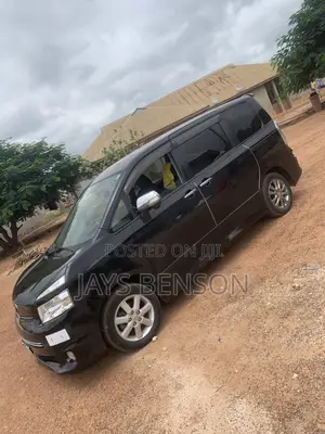 Toyota HiAce 2013 Black