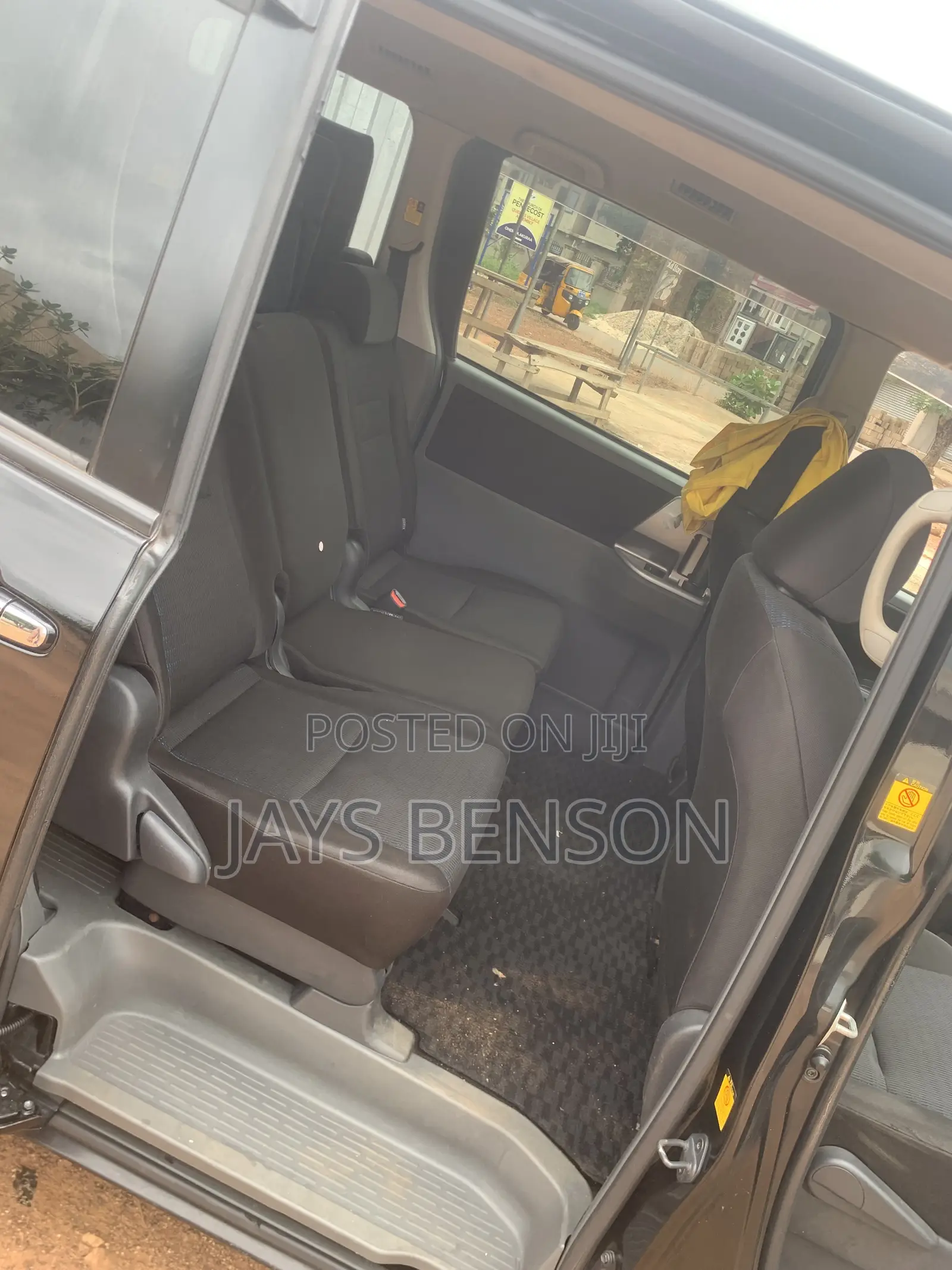 Toyota HiAce 2013 Black