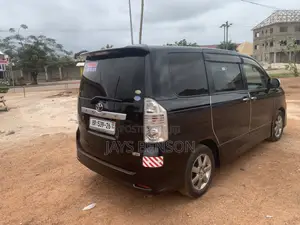 Toyota HiAce 2013 Black