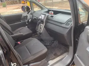 Toyota HiAce 2013 Black