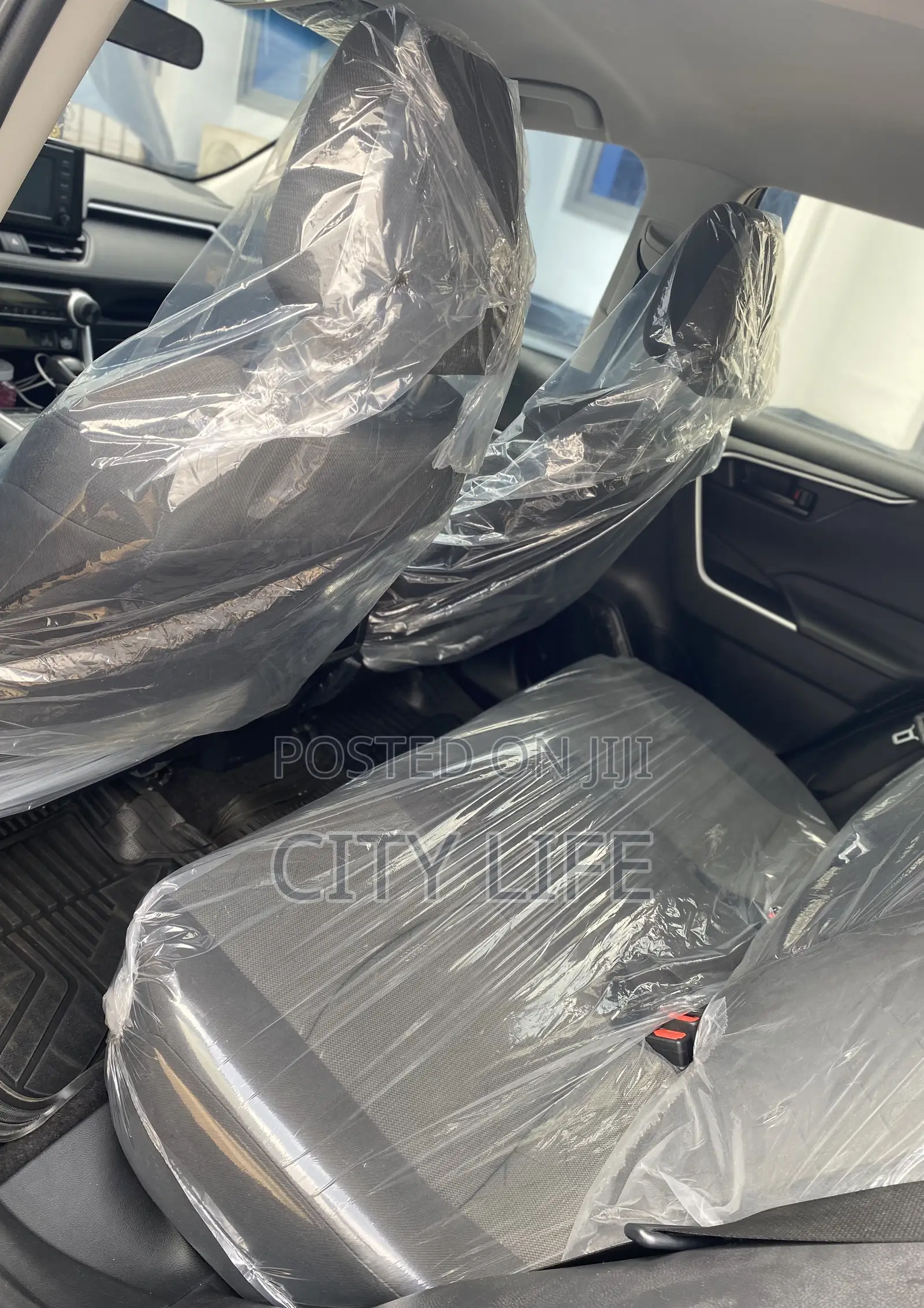 Toyota RAV4 LE 2022 Gray