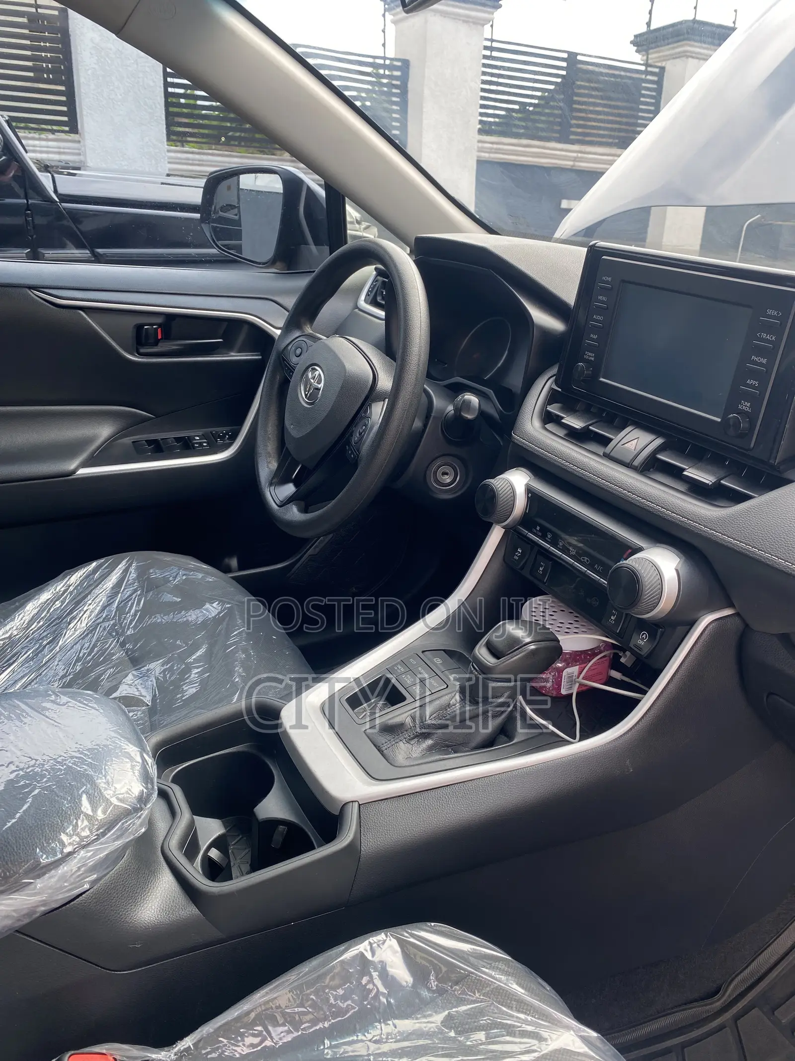 Toyota RAV4 LE 2022 Gray