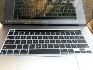 Laptop Apple MacBook Pro 2020 M1 64GB Intel Core i9 SSD 1T