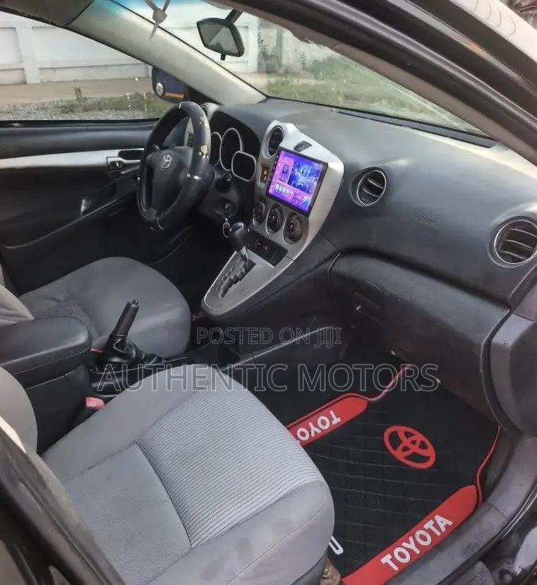 Toyota Matrix Hatchback FWD (1.8L 4cyl 5M) 2010 Black