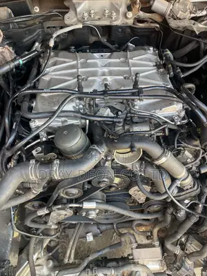 Range Rover Vogue V8 Supercharged Engine