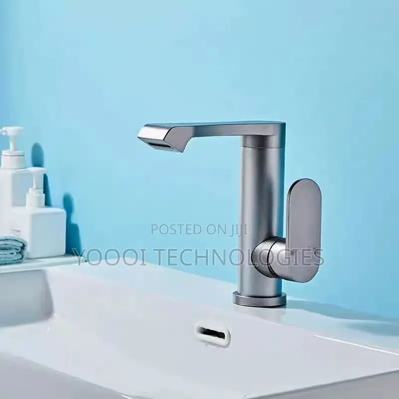 Modern Space Aluminum Cold and Hot Rotatable Adjustable Tap/Faucet