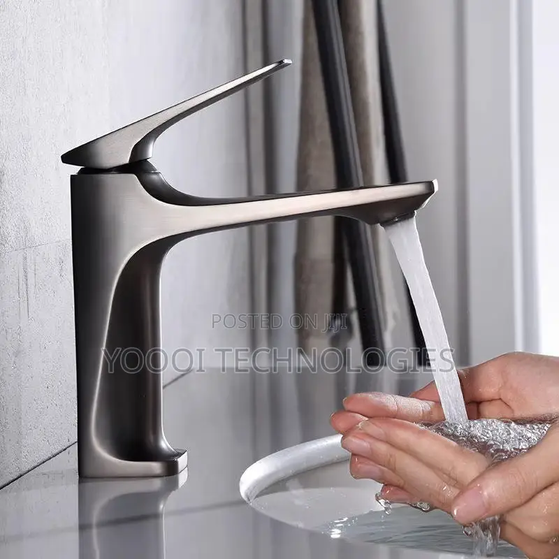 Modern High Quality Luxurious Hot & Cold Water Tap/ Faucet