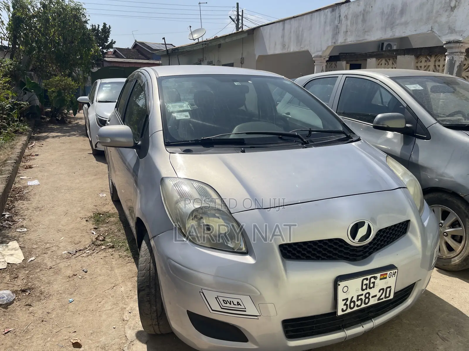 Toyota Vitz 1.0 FWD 3dr 2010 Silver
