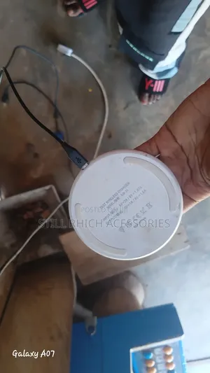 Wireless Charger for Both iPhone and Android