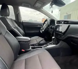 Toyota Corolla Sedan