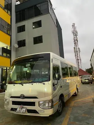 Group Transfers and Chauffeured Airport Pickups and Drop Off