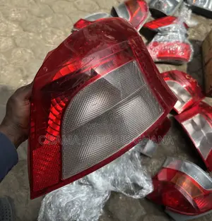 Toyota Vitz/Yaris Taillight 2006 2007 2008 2009 2010 2011 Tail Light