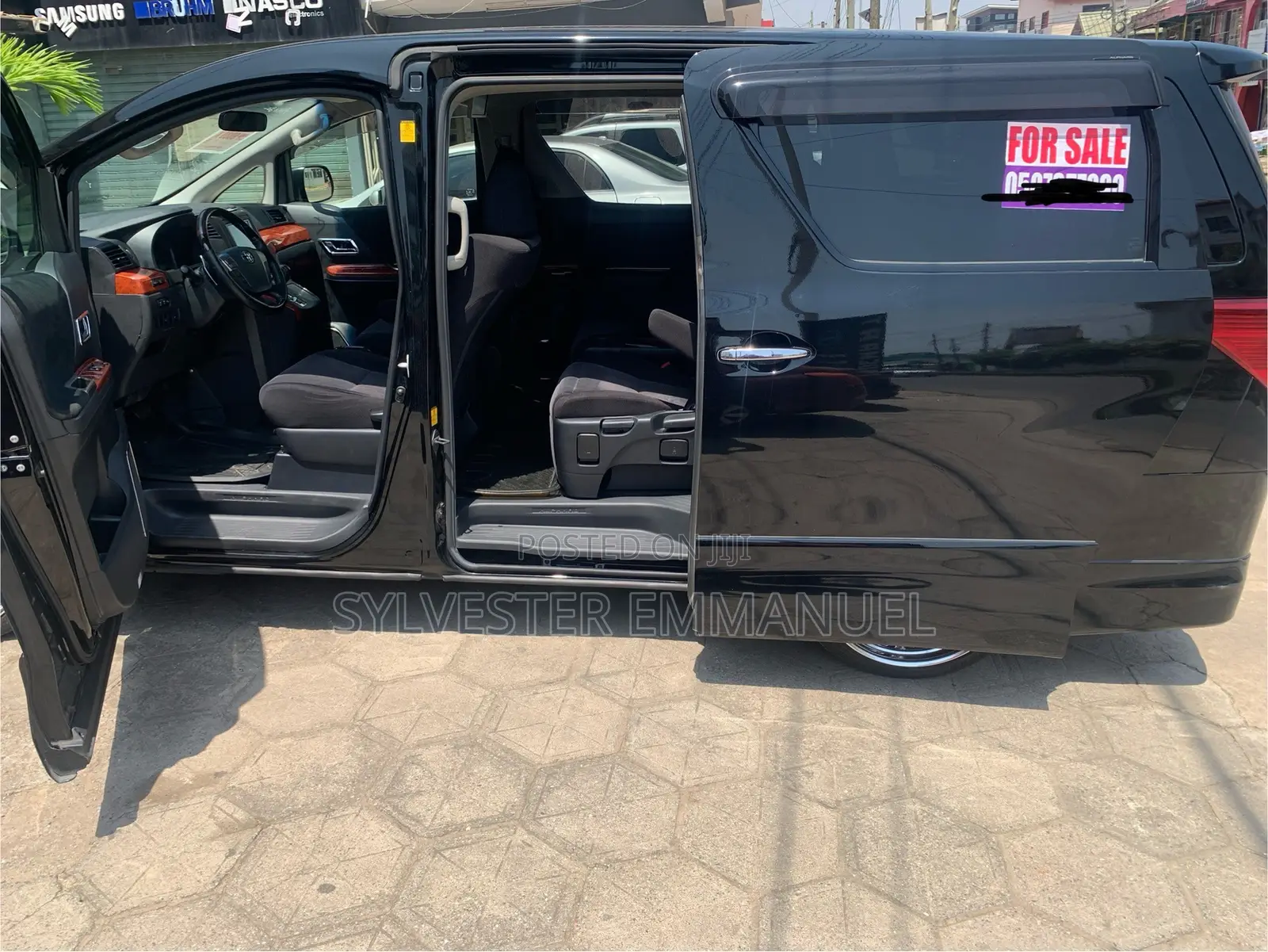 Toyota Alphard 2.4 Hybrid AWD 2013 Black