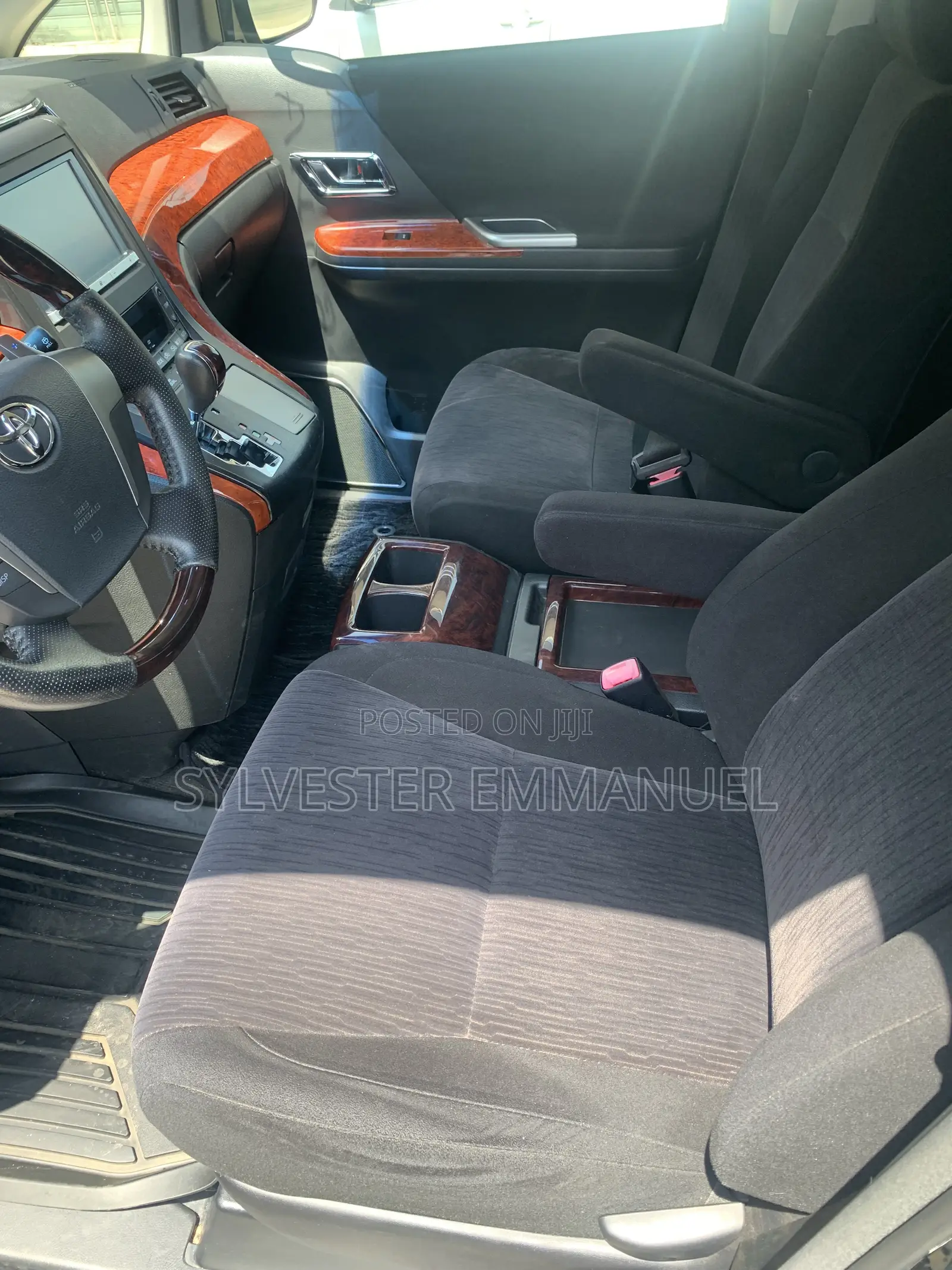 Toyota Alphard 2.4 Hybrid AWD 2013 Black