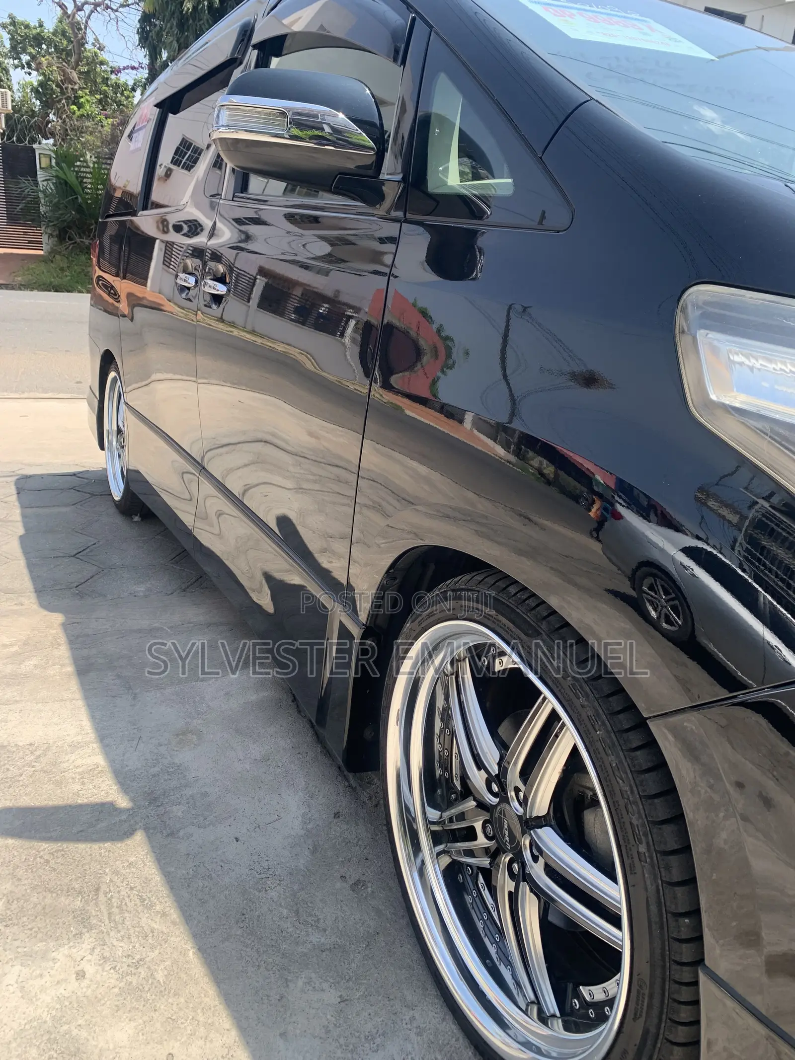 Toyota Alphard 2.4 Hybrid AWD 2013 Black