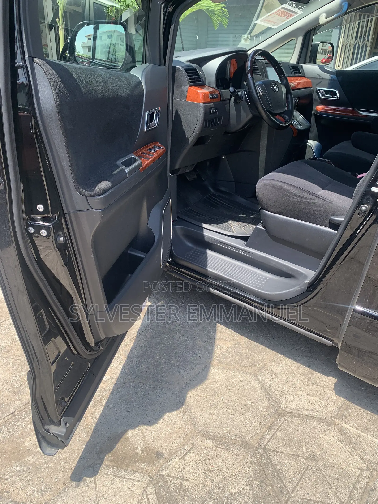 Toyota Alphard 2.4 Hybrid AWD 2013 Black