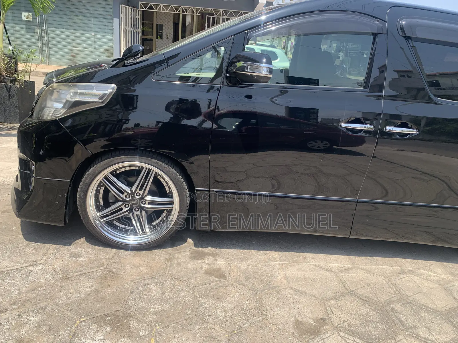 Toyota Alphard 2.4 Hybrid AWD 2013 Black