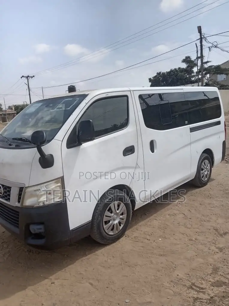 Nissan Caravan (Urvan) 2016 White