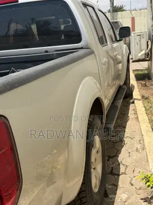 Nissan Navara 2014 Gray