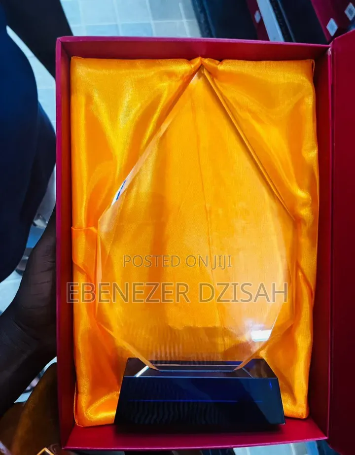 Cristal Plaque With Branding